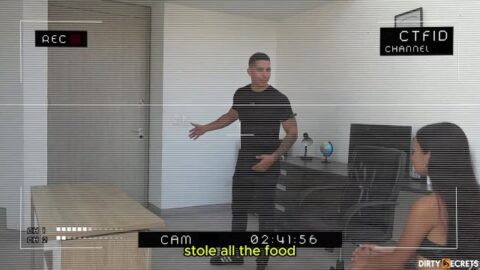 I Fuck The Head Of Security So That He Lets Me Go