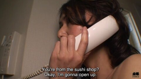Japanese Mila Responds To The Naked Door For A Deliveryman