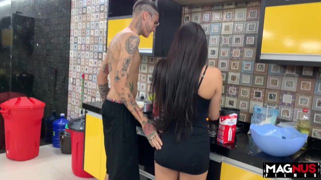 Extreme squirting orgasm with two cocks – FREE