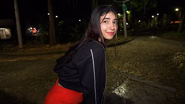 Public pick up ends in threesome (she let me fuck her ass)