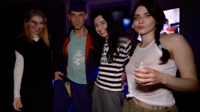 Wild orgy at sex party – students fuck and get orgasms